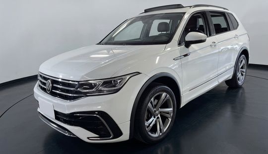 Volkswagen • Tiguan
