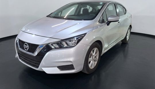 Nissan • Versa