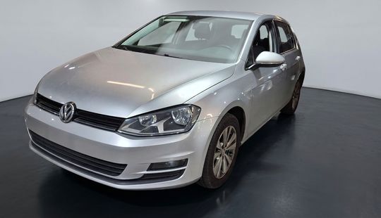 Volkswagen • Golf