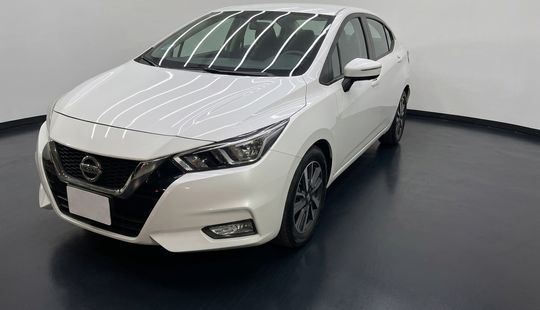 Nissan • Versa