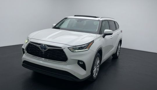 Toyota • Highlander
