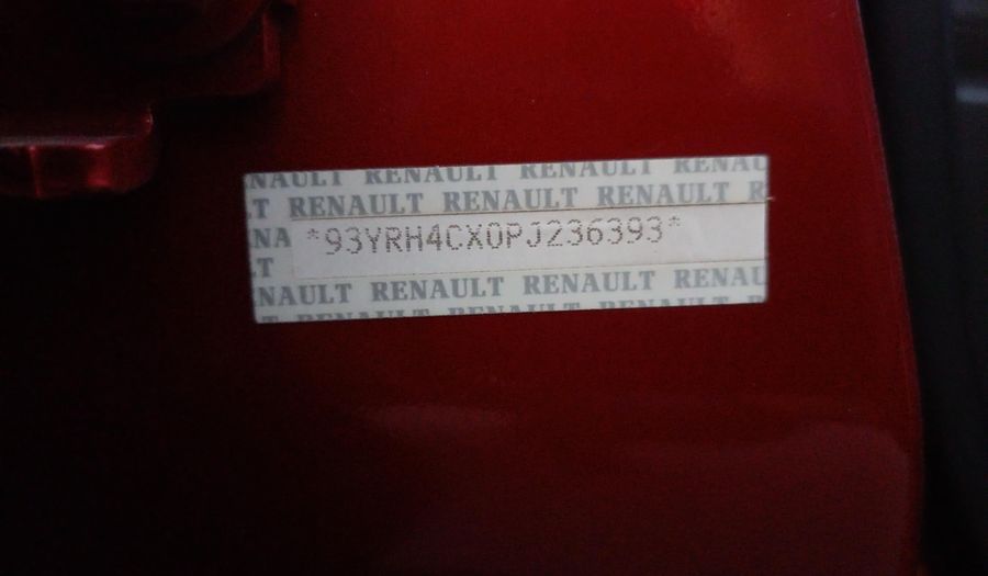 Renault Captur 1.3 ICONIC CVT Hatchback 2023