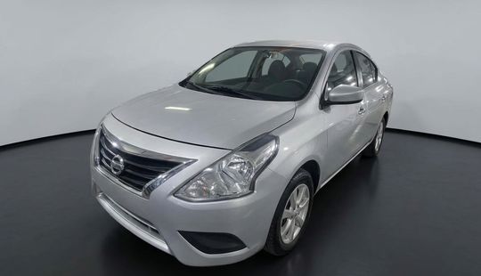Nissan • Versa