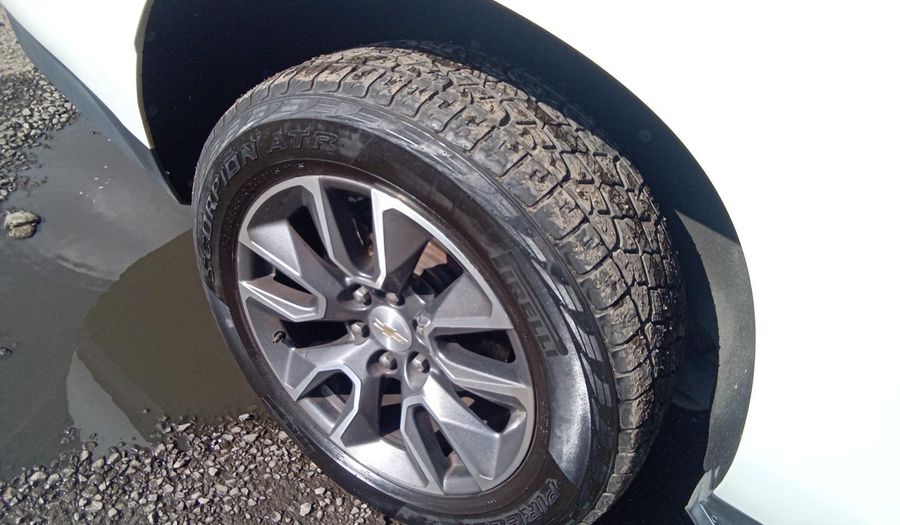 Chevrolet Suburban 5.3 LT C AUTO Suv 2023