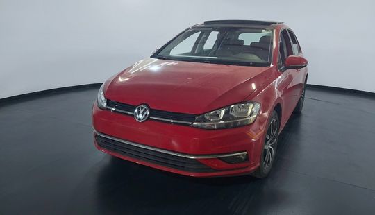 Volkswagen • Golf