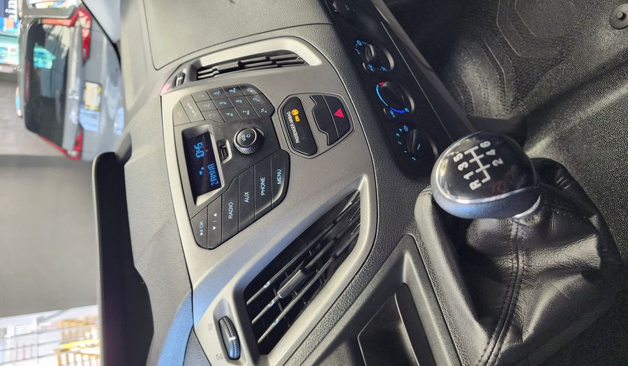 Ford Transit 2.2 DIESEL 9 PASAJEROS LARGA Van 2023