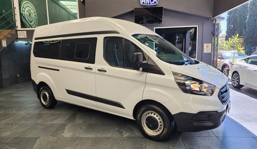 Ford Transit 2.2 DIESEL 9 PASAJEROS LARGA Van 2023