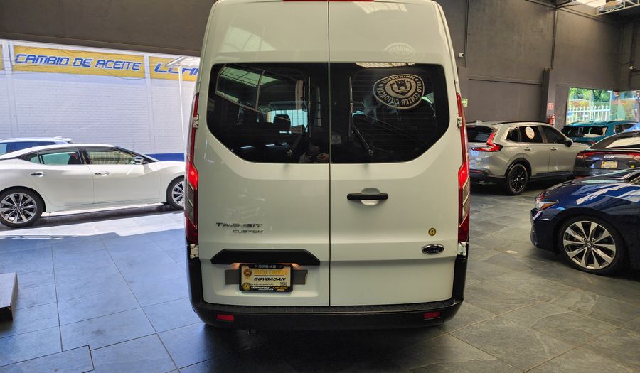 Ford Transit 2.2 DIESEL 9 PASAJEROS LARGA Van 2023