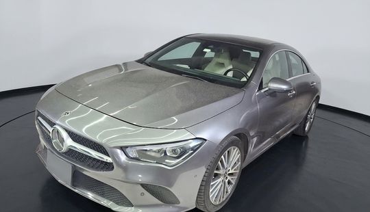 Mercedes Benz • Clase CLA
