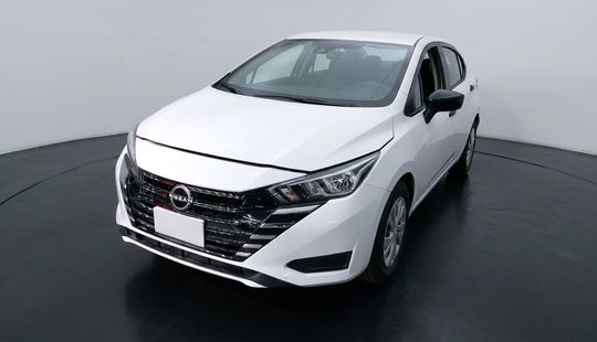 Nissan • Versa