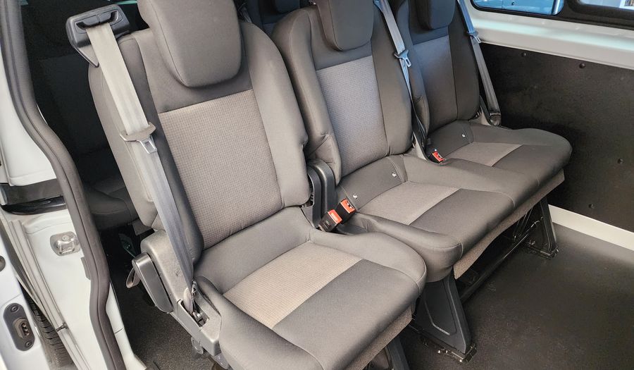 Ford Transit 2.2 DIESEL 9 PASAJEROS LARGA Van 2023