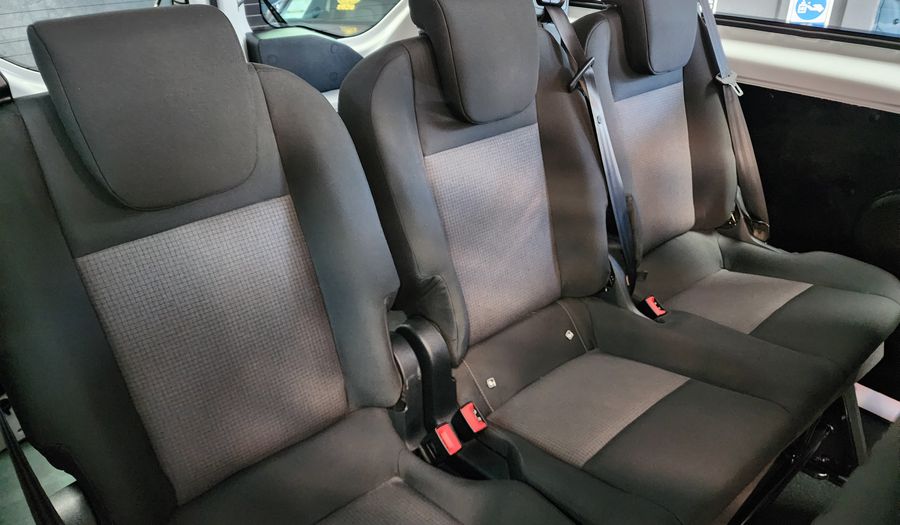Ford Transit 2.2 DIESEL 9 PASAJEROS LARGA Van 2023