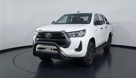 Toyota • Hilux