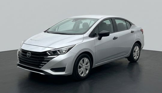 Nissan • Versa