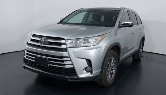 Toyota • Highlander