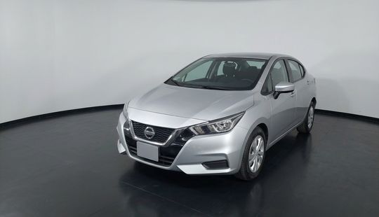Nissan • Versa