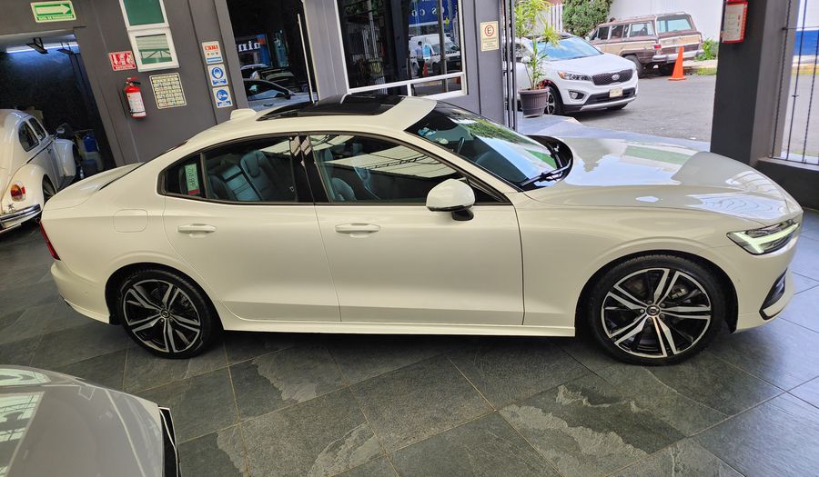 Volvo S60 2.0 T5 IGNITE AUTO 4WD Sedan 2020