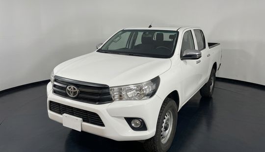 Toyota • Hilux