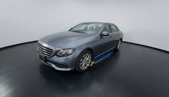 Mercedes Benz • Clase E