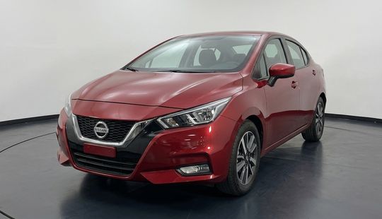 Nissan • Versa