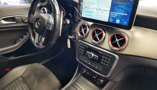 Mercedes Benz • Clase CLA