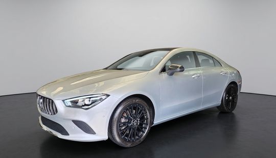 Mercedes Benz • Clase CLA