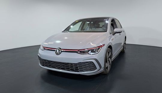 Volkswagen • Golf