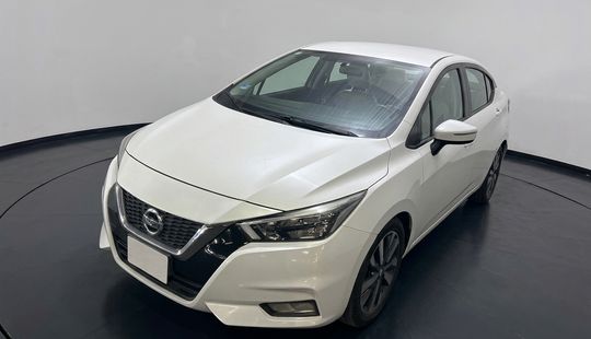 Nissan • Versa