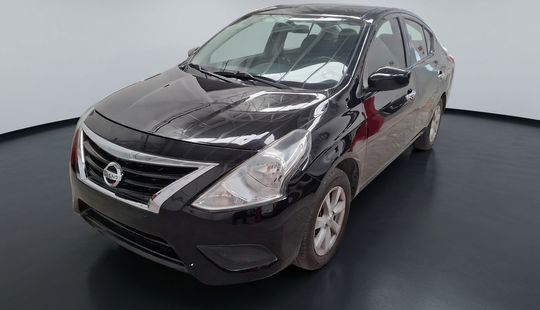Nissan • Versa