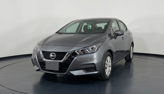 Nissan • Versa