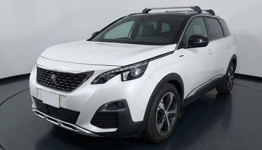Peugeot • 5008