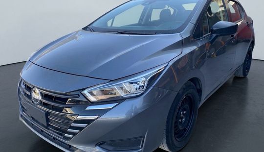 Nissan • Versa