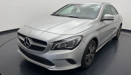 Mercedes Benz • Clase CLA