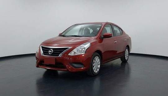 Nissan • Versa