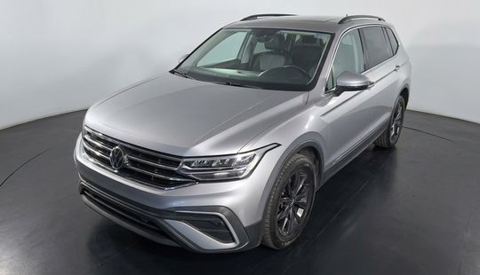 Volkswagen • Tiguan