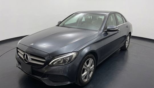 Mercedes Benz • Clase C