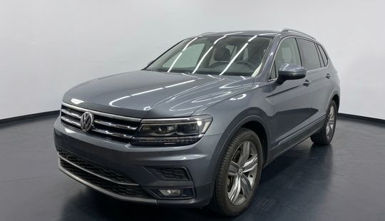 Volkswagen • Tiguan