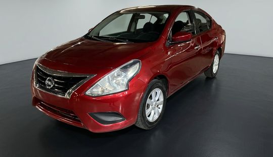 Nissan • Versa