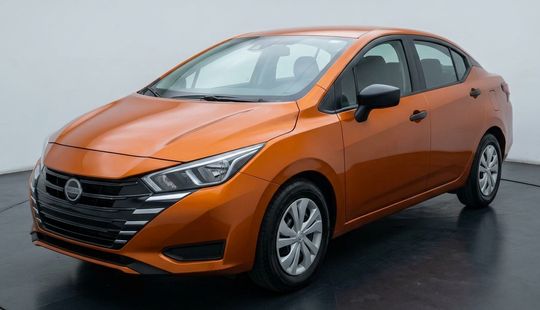 Nissan • Versa
