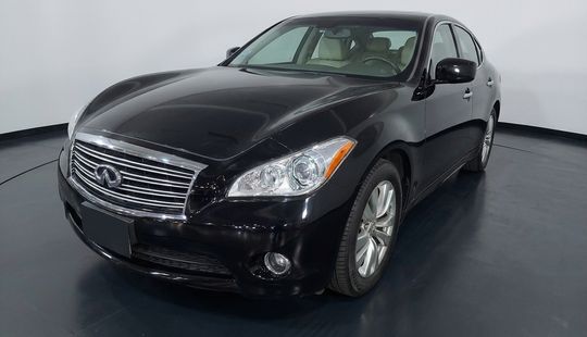 Infiniti • M