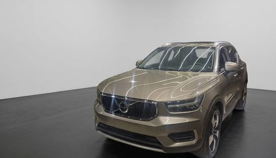 Volvo • XC40