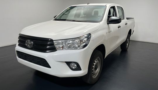 Toyota • Hilux
