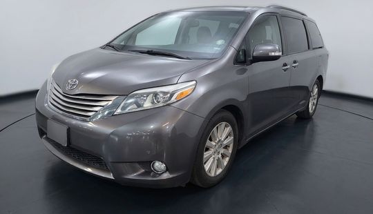 Toyota • Sienna