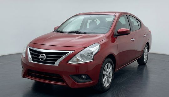 Nissan • Versa