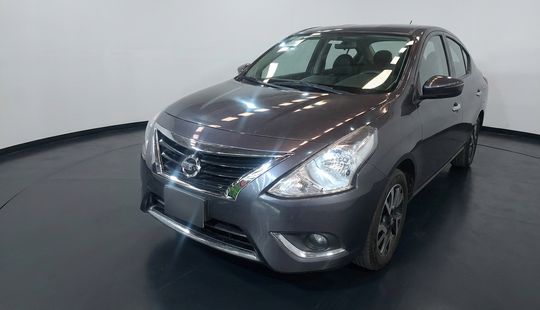 Nissan • Versa