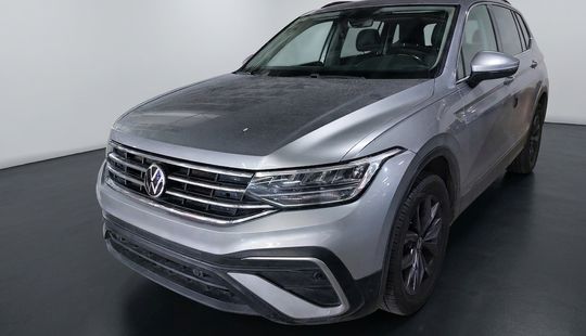 Volkswagen • Tiguan