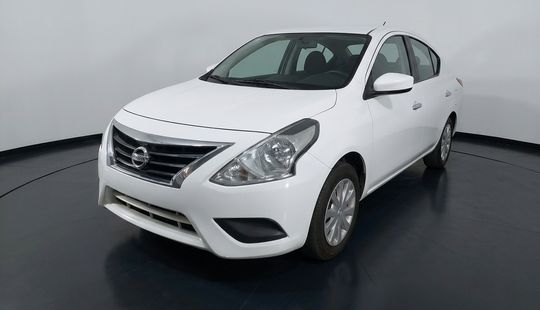 Nissan • Versa