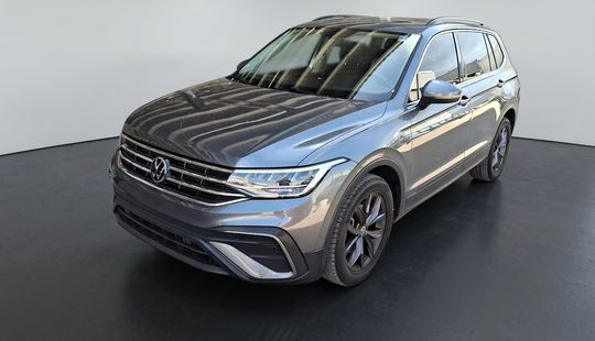 Volkswagen • Tiguan