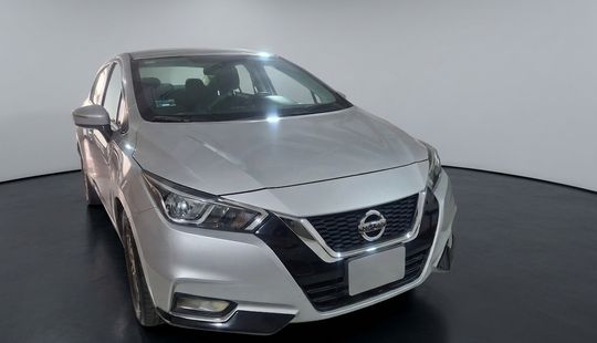 Nissan • Versa