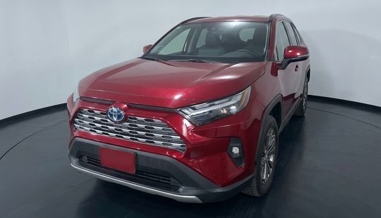 Toyota • RAV4
